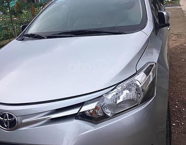 Bán xe Toyota Vios đời 2017, màu bạc số tự động giá cạnh tranh