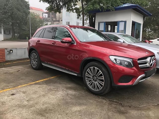 Bán Mercedes GLC 250 4Matic đời 2019, màu đỏ0