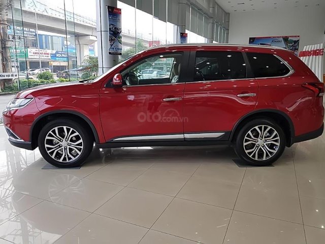 Bán xe Mitsubishi Outlander 2.0 CVT Premium 2019, màu đỏ, giá tốt