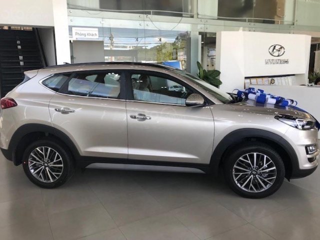 Bán Hyundai Tucson 2.0 AT CRDi sản xuất năm 2019, giá tốt0