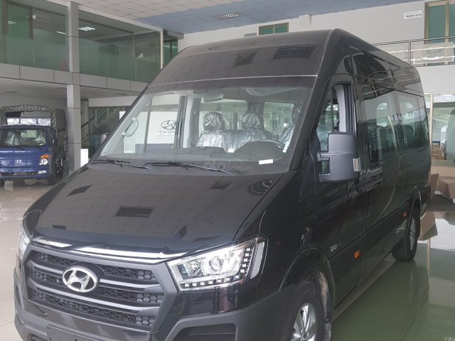 Bán Hyundai Solati 2019, màu đen, có sẵn giao ngay