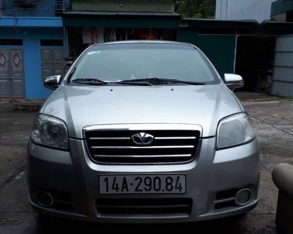 Cần bán lại xe cũ Daewoo Gentra 2010, màu bạc