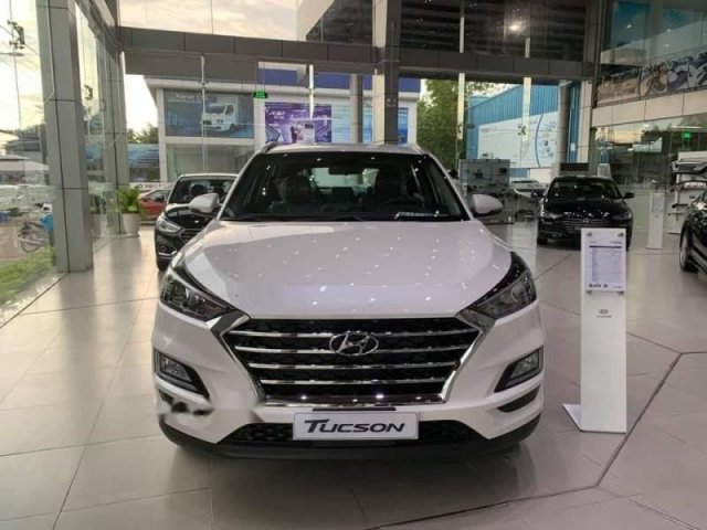 Bán xe Hyundai Tucson năm 2019, màu trắng, nhập khẩu0