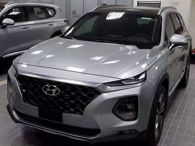 Cần bán xe Hyundai Santa Fe đời 2019, màu bạc0