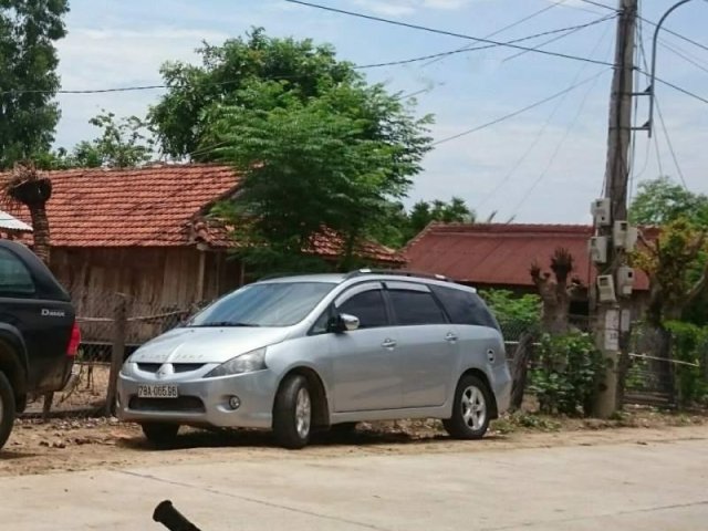 Bán Mitsubishi Grandis đời 2006, màu bạc