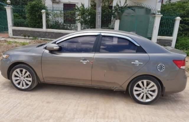 Cần bán lại xe Kia Forte SLi 1.6 AT năm sản xuất 2009 xe gia đình0