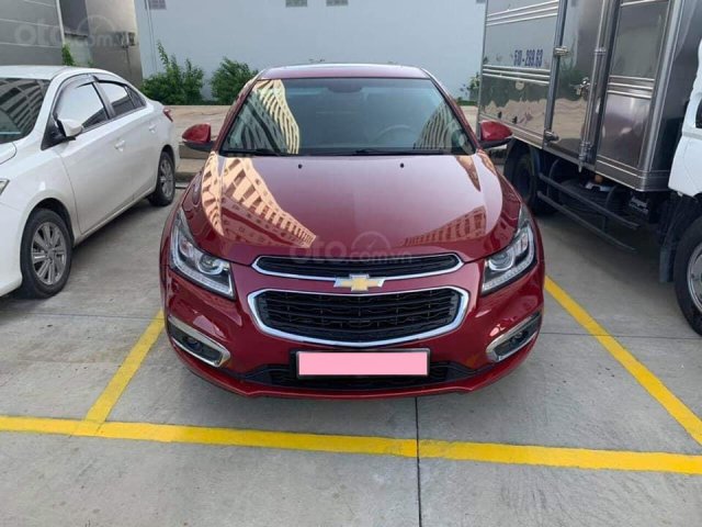 Cần bán xe Chevrolet Cruze LTZ 2018 màu đỏ mâm đen0