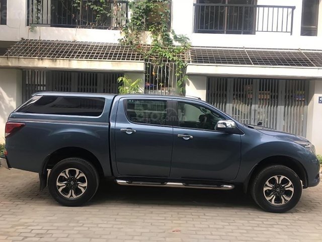 Bán xe Mazda BT 50 2.2L 4x2 AT 2017, màu xanh lam, nhập khẩu nguyên chiếc  