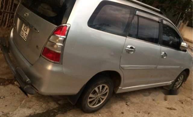 Gia đình bán Toyota Innova J năm 2007, màu bạc