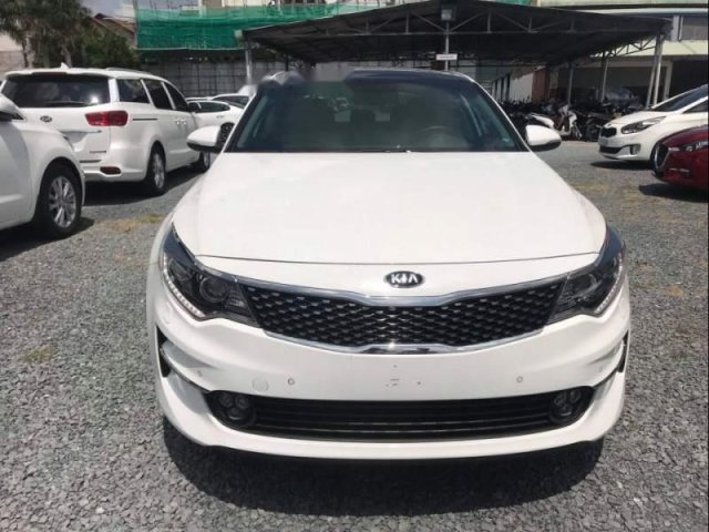 Bán Kia Optima đời 2017, màu trắng, giá chỉ 789 triệu