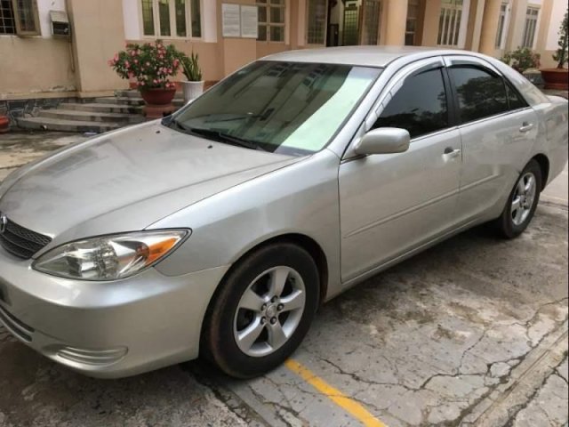 Bán lại xe Toyota Camry đời 2003, màu bạc, nhập khẩu