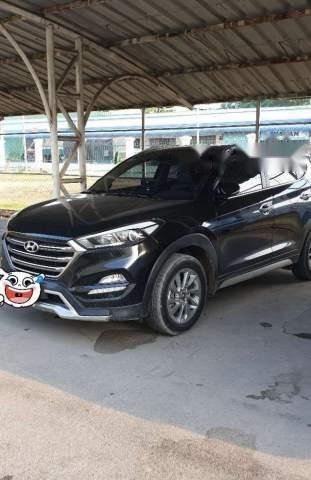 Cần bán Hyundai Tucson sản xuất năm 2018, màu đen, xe nhập xe gia đình