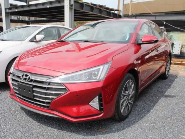 Bán xe Hyundai Elantra 2.0AT đời 2019, màu đỏ0