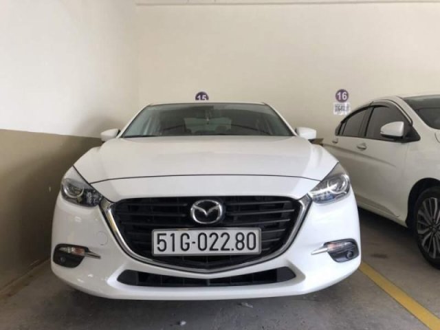 Cần bán Mazda 3 đời 2018, màu trắng, xe nhập như mới0