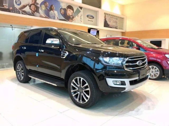 Bán Ford Everest sản xuất 2019, màu đen, xe nhập