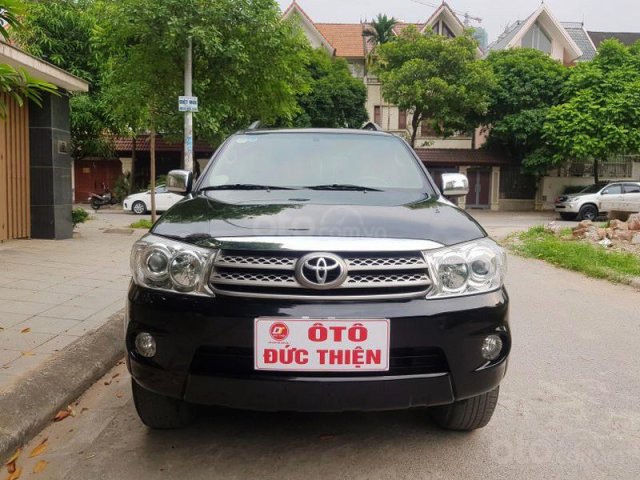 Cần bán xe Toyota Fortuner 4x4AT 2010, màu đen, giá 525tr, LH 0912252526