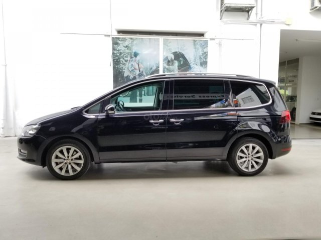 Bán xe gia đình Volkswagen Sharan - Nhập khẩu, 7 chỗ, 2 cửa lùa, bảo hành chính hãng - 090-898-88620