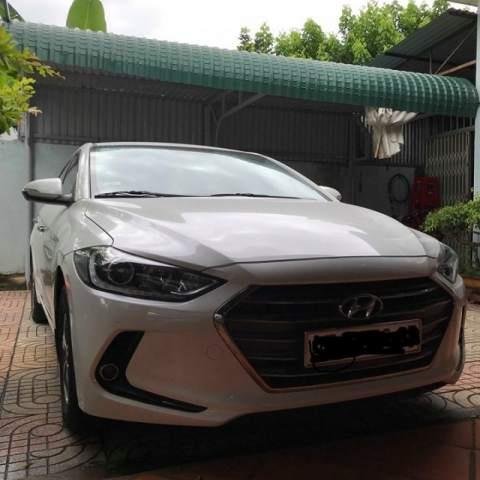 Bán Hyundai Elantra sản xuất năm 2016, màu trắng, nhập khẩu xe gia đình0