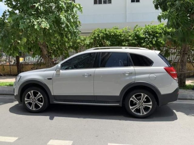 Cần bán Chevrolet Captiva Revv 2016, màu bạc