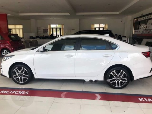 Bán Kia Cerato 2019, màu trắng, nhập khẩu  0