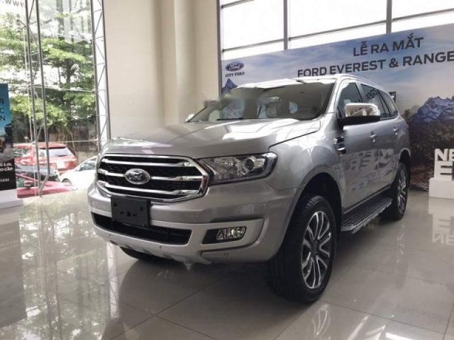 Bán Ford Everest 2019, màu bạc, nhập khẩu