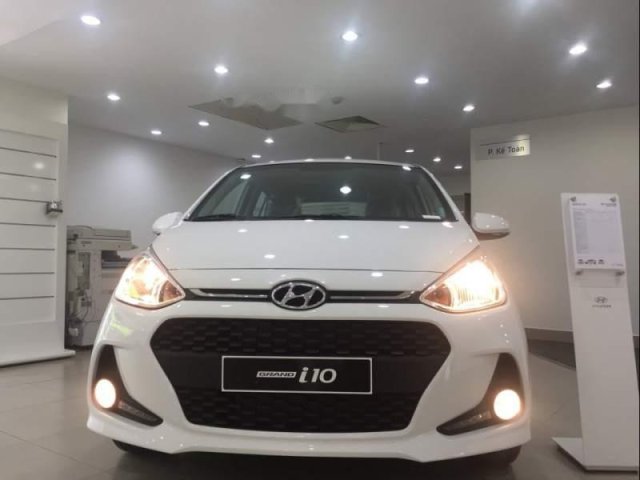 Bán Hyundai Grand i10 1.2 MT sản xuất năm 2019, màu trắng, giá chỉ 330 triệu0