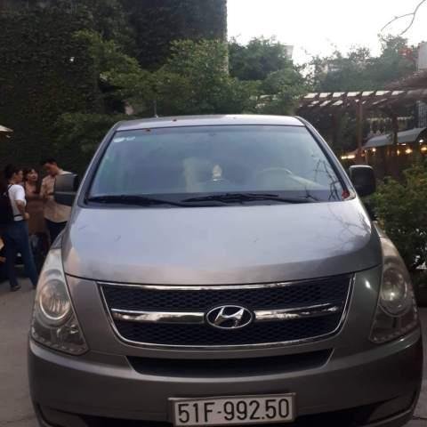 Cần bán xe Hyundai Starex sản xuất năm 2009, màu xám, nhập khẩu nguyên chiếc chính chủ