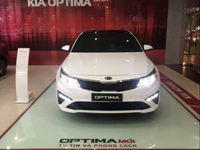 Bán Kia Optima 2.4 GT-Line đời 2019, màu trắng, giá tốt