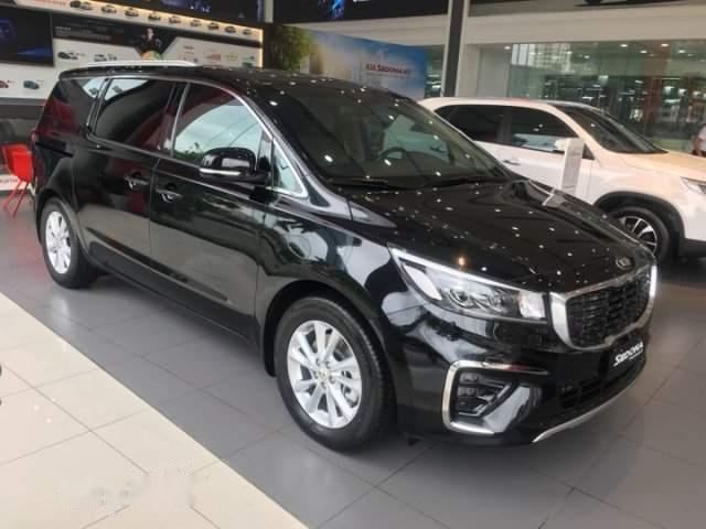 Bán xe Kia Sedona Luxury sản xuất 2019, màu đen0