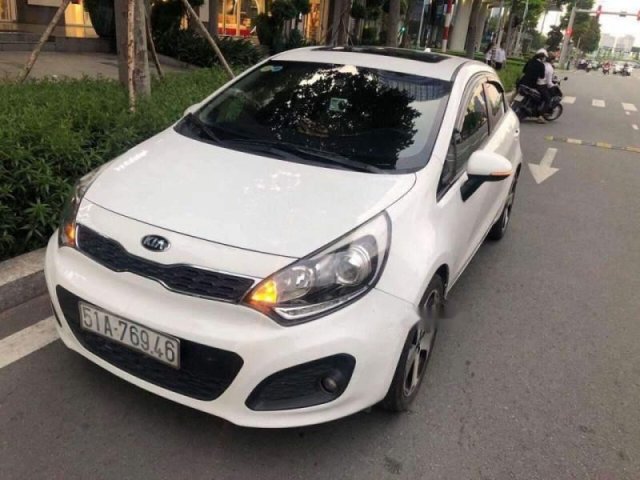 Cần bán lại xe Kia Rio năm 2014, màu trắng, nhập khẩu nguyên chiếc số tự động, 430tr