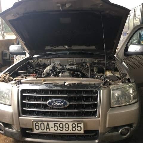 Bán xe cũ Ford Everest 2008, màu bạc