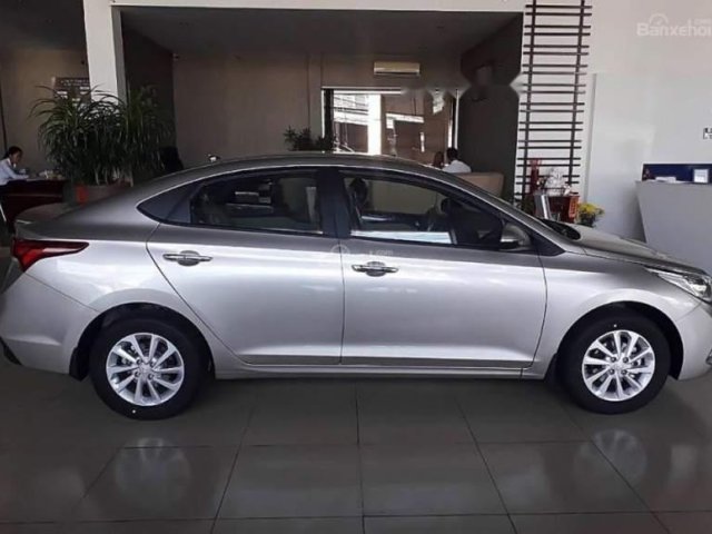 Bán Hyundai Accent đời 2019, màu bạc, nhập khẩu nguyên chiếc0