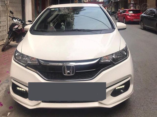 Bán gấp Honda Jazz 2018 số tự động, màu trắng rất thể thao