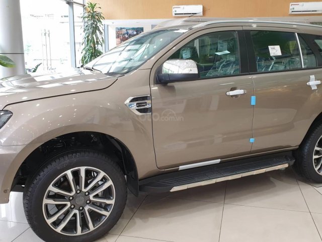 Bán Ford Everest 2019 Titanium 2.0LAT 4WD giá cực tốt