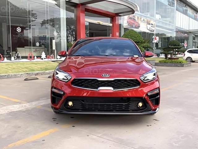 Bán xe Kia Cerato 2.0 AT Premium sản xuất 2019, màu đỏ, 675 triệu