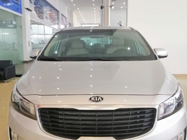 Bán Kia Sedona Grand, năm sản xuất 2015, màu bạc0