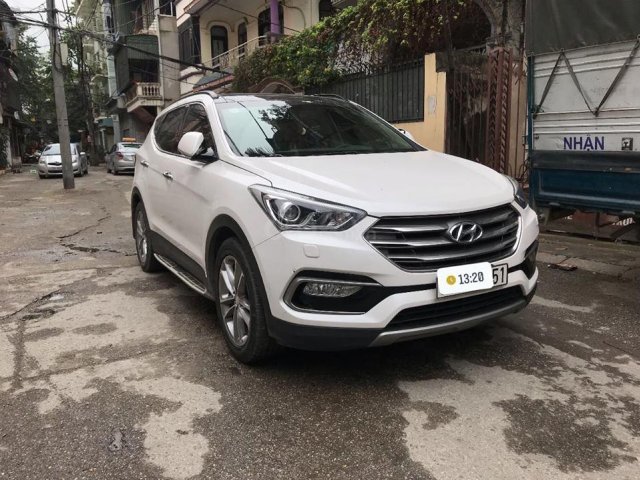 Bán Hyundai Santa Fe 2.2 CRI 4WD sản xuất 2017, bao test hãng, bao sang tên