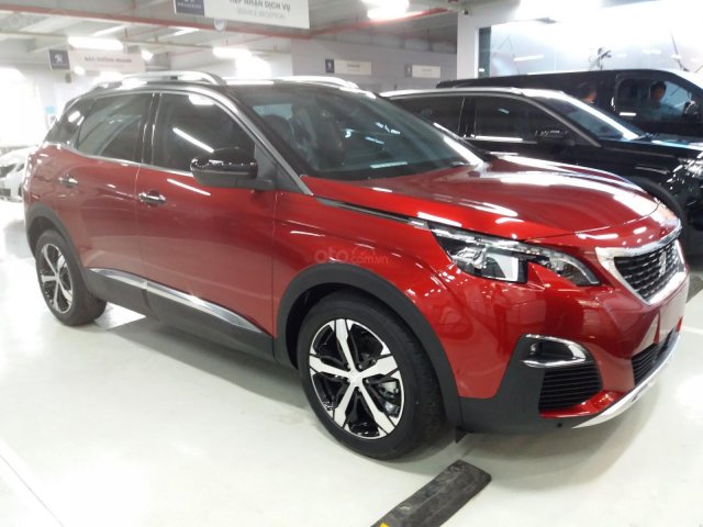 Cần bán xe Peugeot 3008 2019, màu đỏ mới tinh