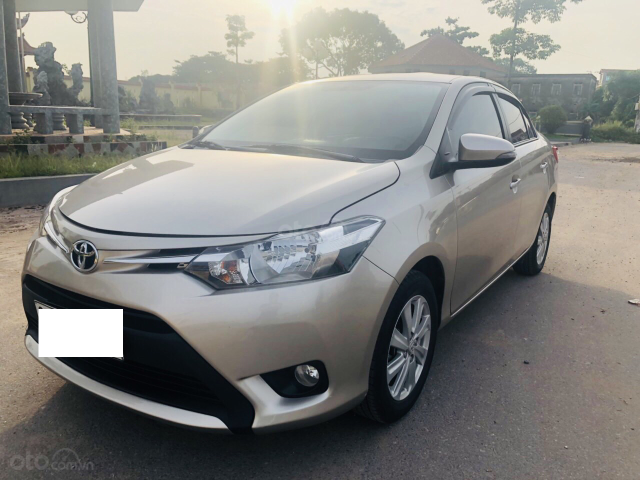 Cần bán gấp Toyota Vios sản xuất 2017 màu vàng cát, giá chỉ 470 triệu0