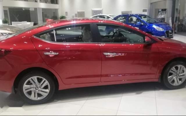 Bán xe Hyundai Elantra 1.6 AT năm 2019, màu đỏ, mới 100%