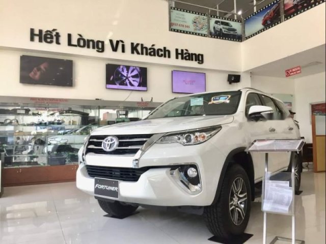 Bán Toyota Fortuner sản xuất năm 2019, màu trắng0