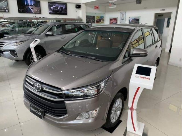 Bán Toyota Innova 2.0E MT năm 2019, xe mới 100%0