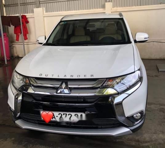 Bán xe Mitshibishi Outlander CVT 2018, siêu lướt odo 4200km