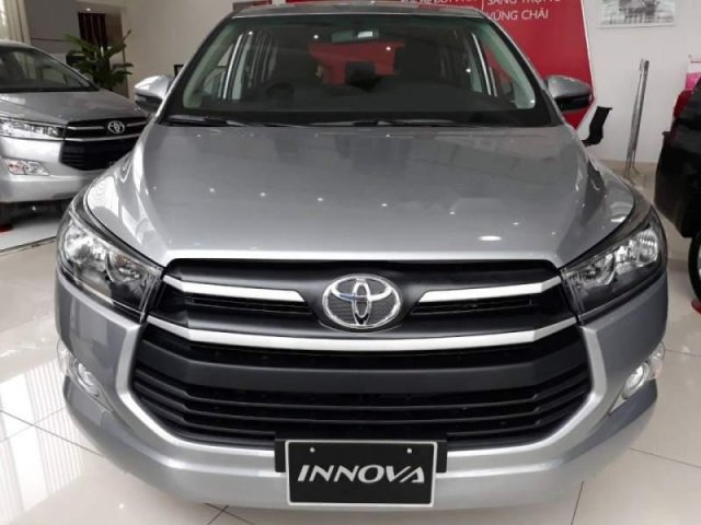 Bán xe Toyota Innova E năm sản xuất 2019, màu bạc, giá 731tr