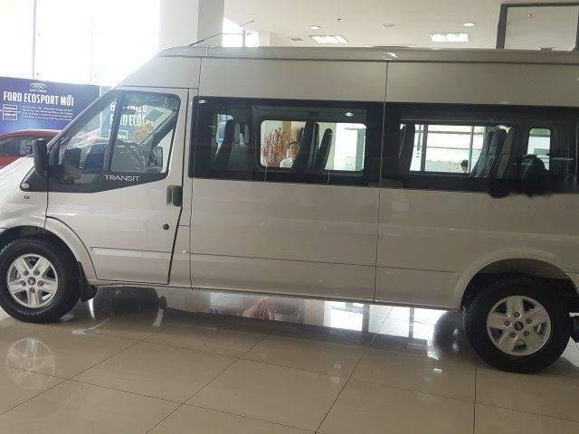 Cần bán xe Ford Transit sản xuất 2018, màu trắng, 730tr0