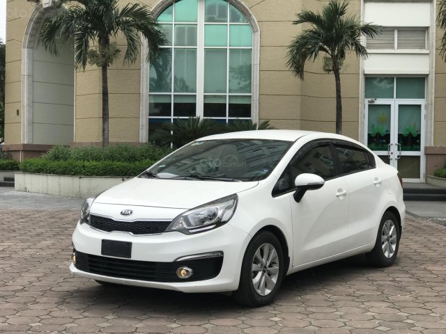 Cần bán Kia Rio 1.4 Sedan đời 2016, màu trắng, xe nhập