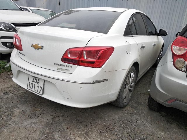 Bán Chevrolet Cruze LTZ 1.8L đời 2017, màu trắng0