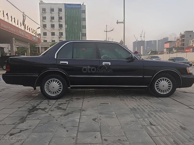 Bán xe Toyota Crown 3.0 đời 1993, màu đen, xe nhập0