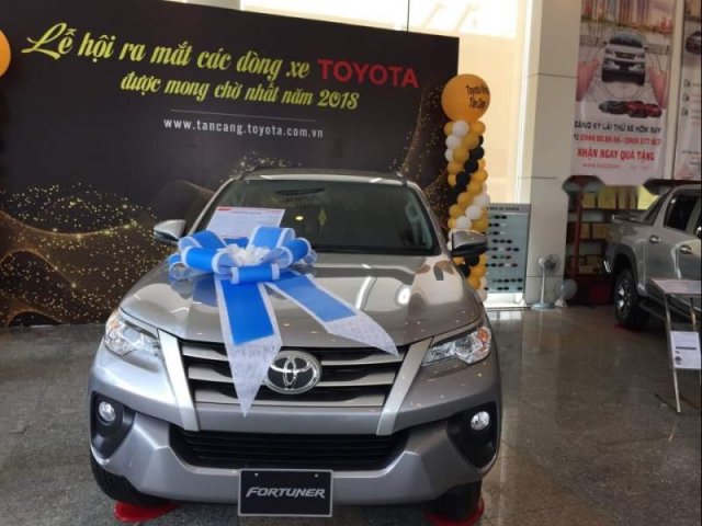 Bán Toyota Fortuner 2.4 AT năm 2019, giá thấp, hỗ trợ vay ngân hàng trả góp lãi suất thấp