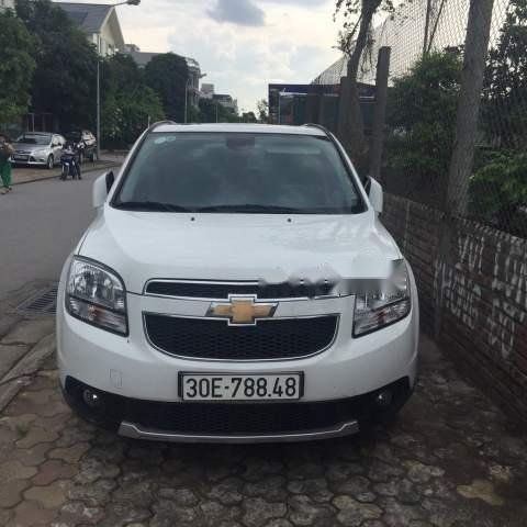 Cần bán xe Chevrolet Orlando năm sản xuất 2017, màu trắng, xe nguyên bản chưa thay thế sửa chữa gì0